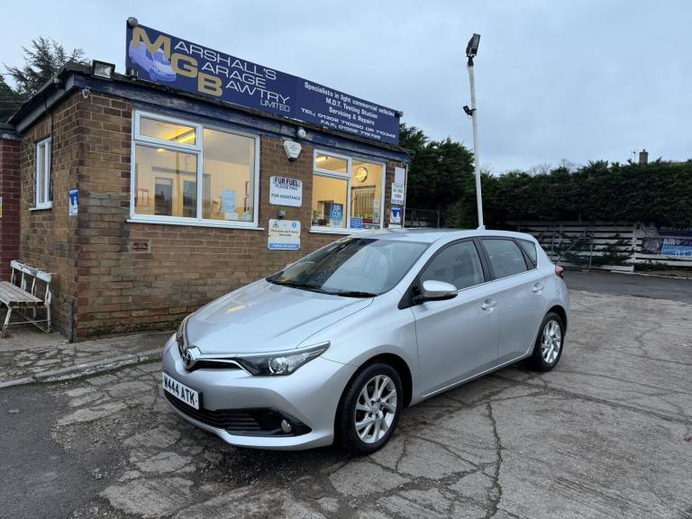 TOYOTA AURIS 1.4 D-4D Business Edition 2015