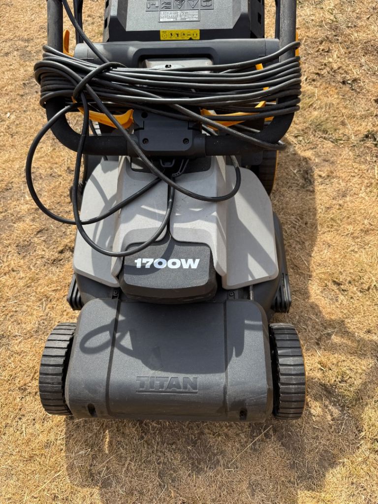 Titan 1700W Electric Lawn Mower – Good Working Order