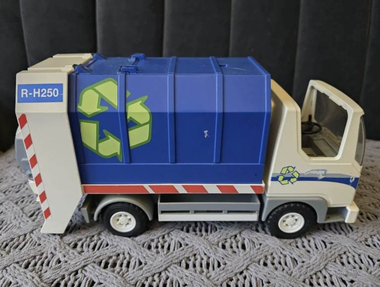 Playmobil Bin Lorry / Dump Truck