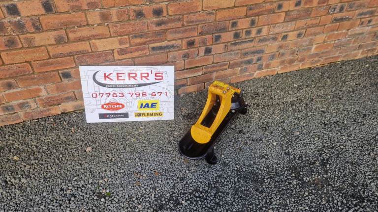 Cattle cow fresh water pasture pump water trough bowl tractor 