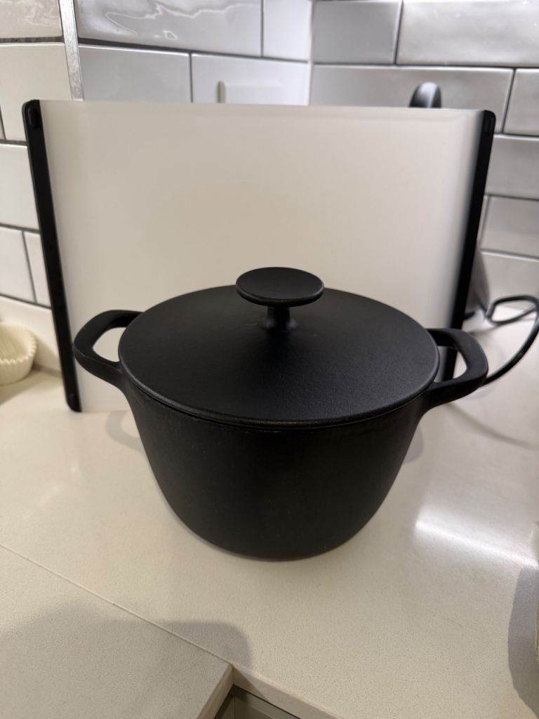 IKEA Black Cast Iron Casserole Pot with Lid – Good Condition