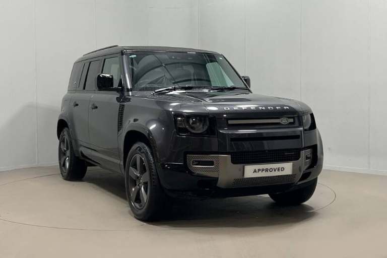 LAND ROVER DEFENDER 3.0 D300 X-Dynamic HSE 110 5dr Auto [7 Seat]