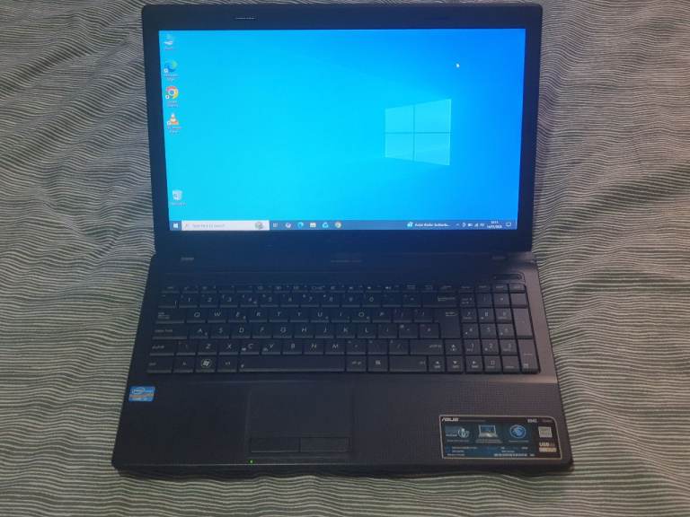 Asus X53 15.6 inc Laptop/i3/256Gb Ssd/4Gb ram/Windows 10