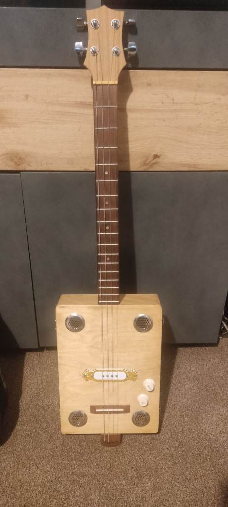Cigar box Guitar 4 String