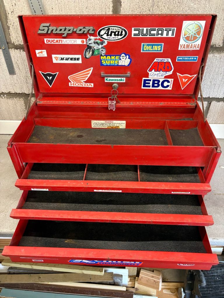 Snap on toolbox tool chest 