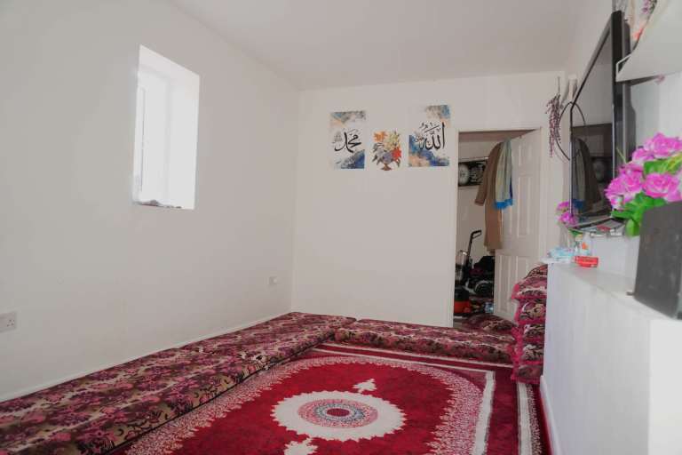 4 bedroom house in Windmill Lane, Greenford