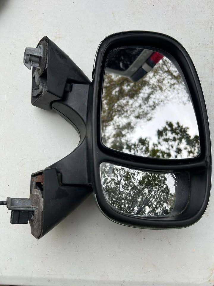 2008 Renault Trafic.Vauxhall Vivaro Electric Drivers Side Wing Mirror