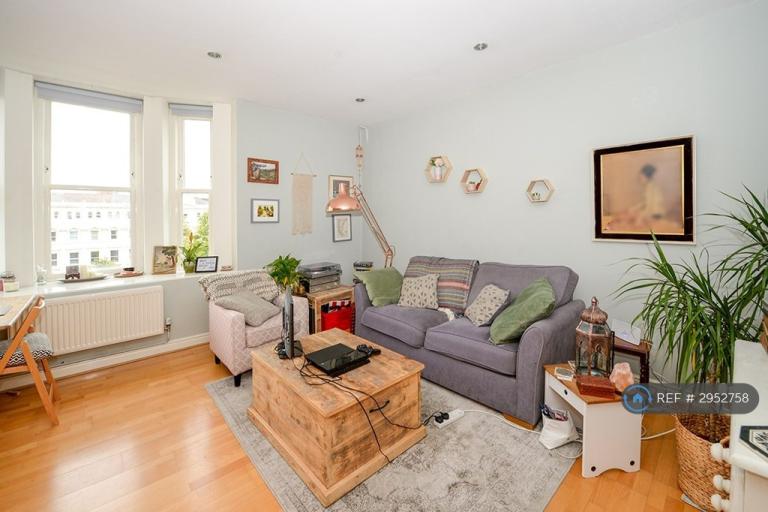 2 bedroom flat in Arch View Crescent, Liverpool, L1 (2 bed) (#2952758)