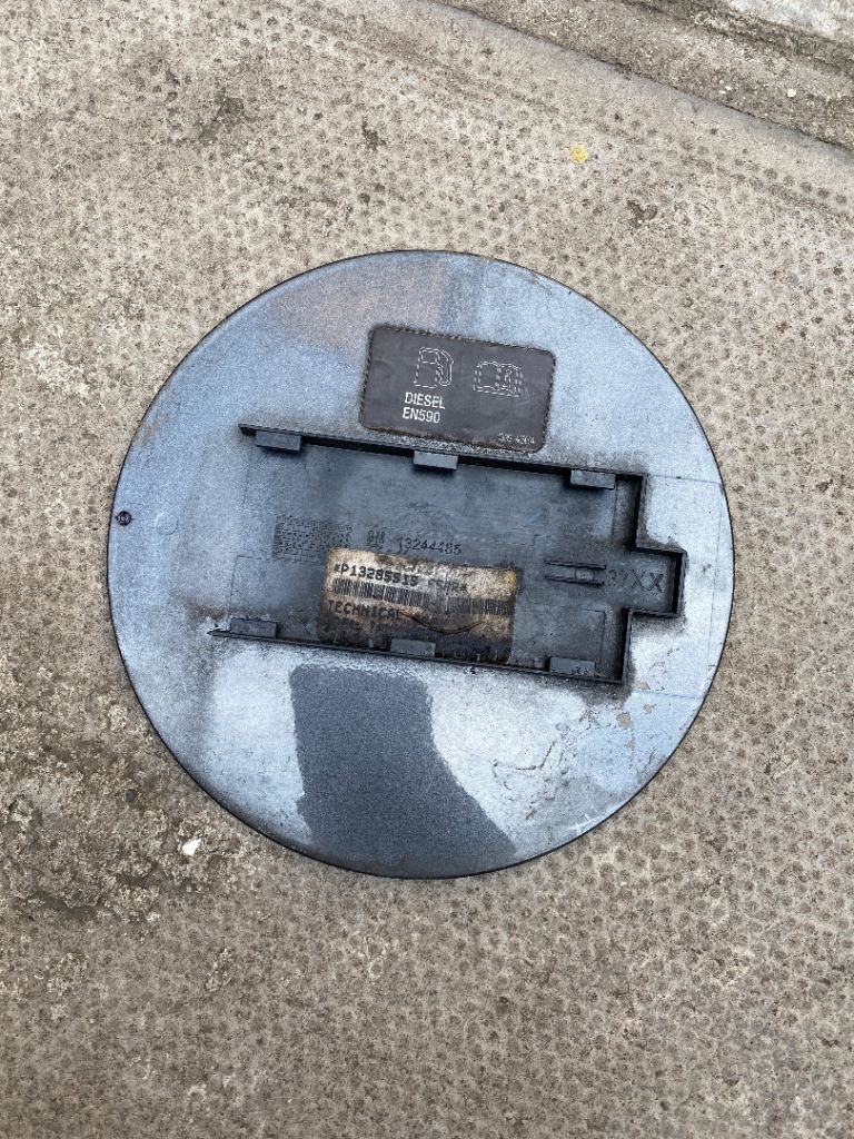  Fuel filler cap cover