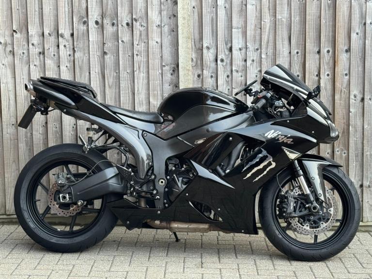 KAWASAKI NINJA ZX6R 2009 (09) SUPER SPORT + VERY CLEAN + LOADED WITH CARBON 