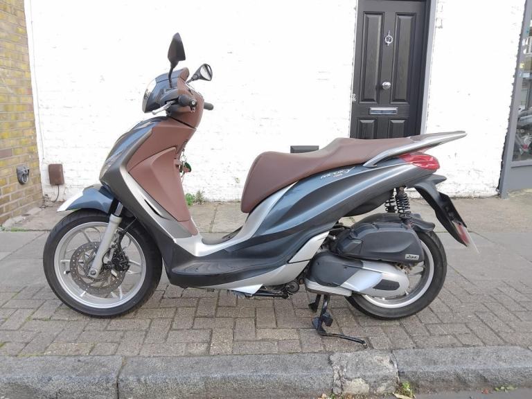 PIAGGIO MEDLEY 125 2017 GREY JUST SERVICED!
