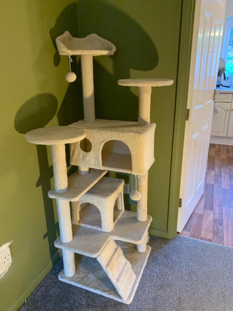 Cat tree