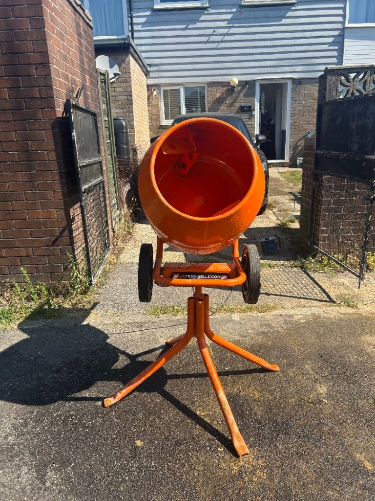 Altrad Belle Orange Cement Mixer – Good Condition