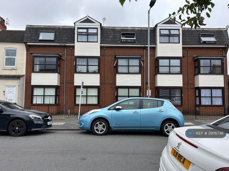 1 bedroom flat in Alexandra Road, Hull, HU5 (1 bed) (#2976736)