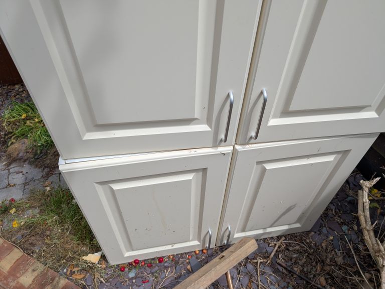 2 kitchen wall cupboards
