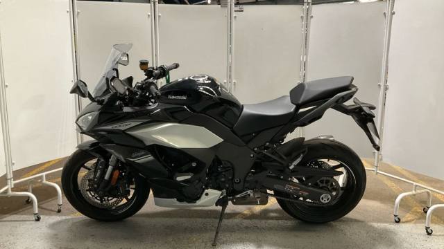 mn 2022 Kawasaki Ninja ZX1002KNSNN (22MY) Sports Tourer PETROL Manual
