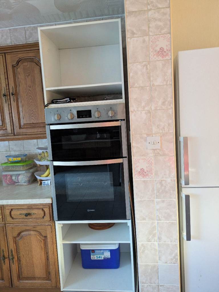 Indesit integrated Double Oven and Grill (includes tall kitchen unit)- excellent Condition