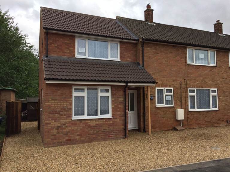 4 Bedroom semi detatched House for Sale