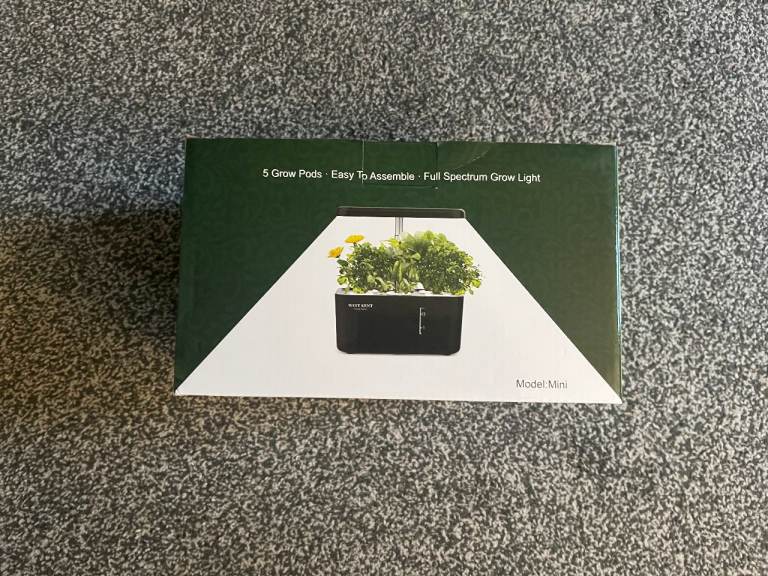 Mini smart garden