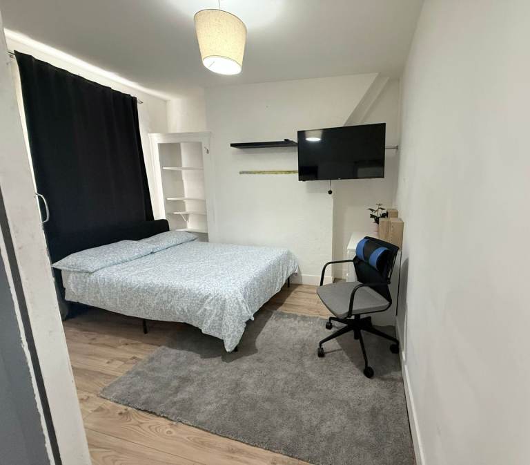 Room for rent in Charlton