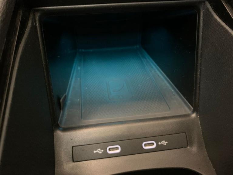 2022 Volkswagen ID.4 Pro Performance 77kWh Family SUV 5dr Electric Auto (204 ps) - HEATED STEERI ...