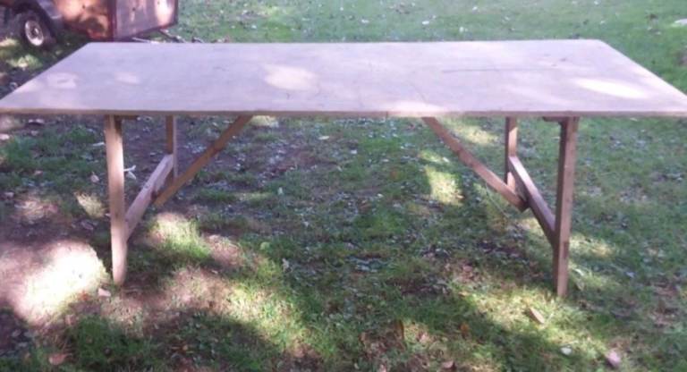 Table - car boot / wallpapering