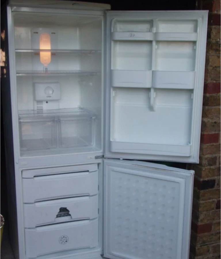 Daewoo frost free fridge freezer