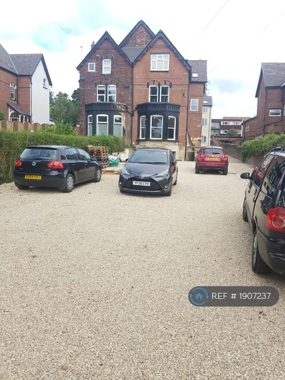 3 bedroom flat in Lidgett Lane, Leeds, LS17 (3 bed) (#1907237)
