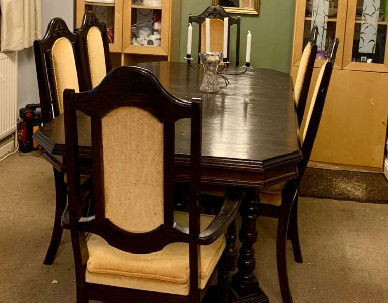 FREE Oak extendable Dining table and six chairs 
