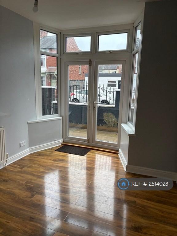2 bedroom flat in St. Barnabas Road, Middlesbrough, TS5 (2 bed) (#2514028)