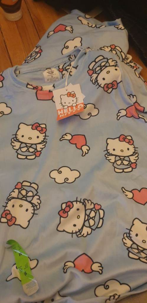 Hello Kitty Pyjamas 5 pound