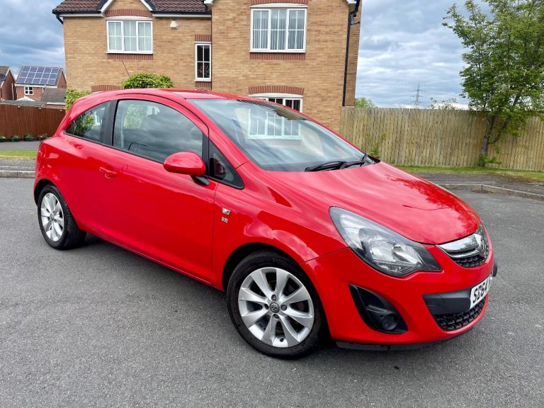 Vauxhall CORSA 1.2 petrol cheap running costs phone & music full history