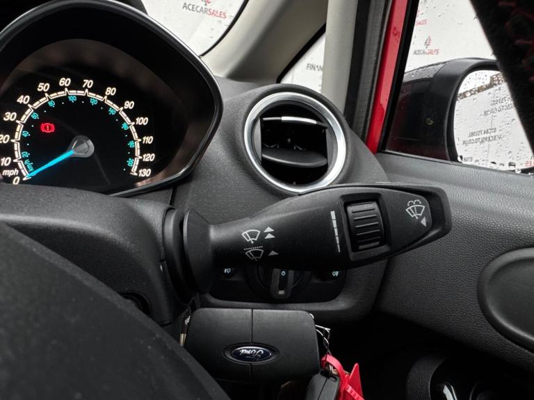 2015 Ford Fiesta 1.0 EcoBoost 140 Zetec S Red 3dr HATCHBACK PETROL Manual