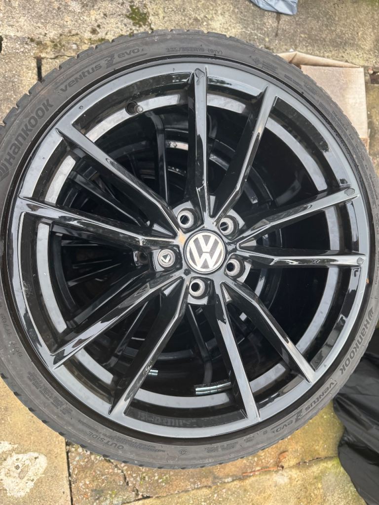 5 Genuine 19” Black Pretoria Alloys