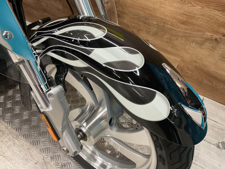 HARLEY-DAVIDSON STREETGLIDE