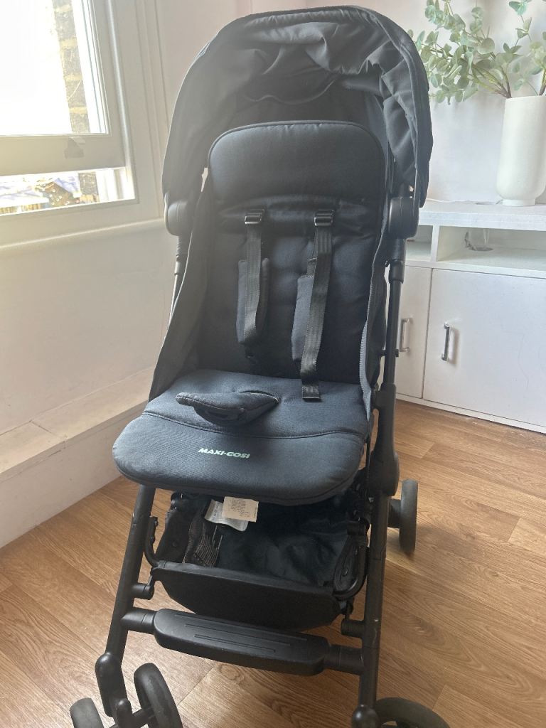Maxi-Cosi Lara2 black frame stroller