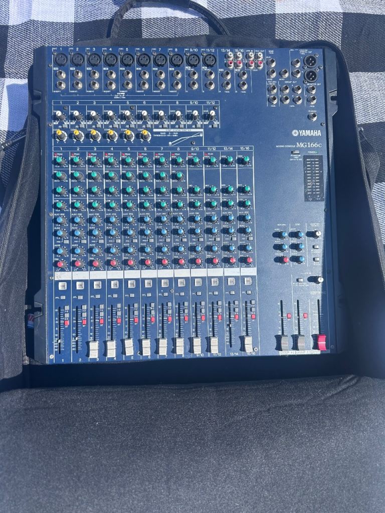 Yamaha MG166c Audio Mixer with Gator Carry Case £150 ONO