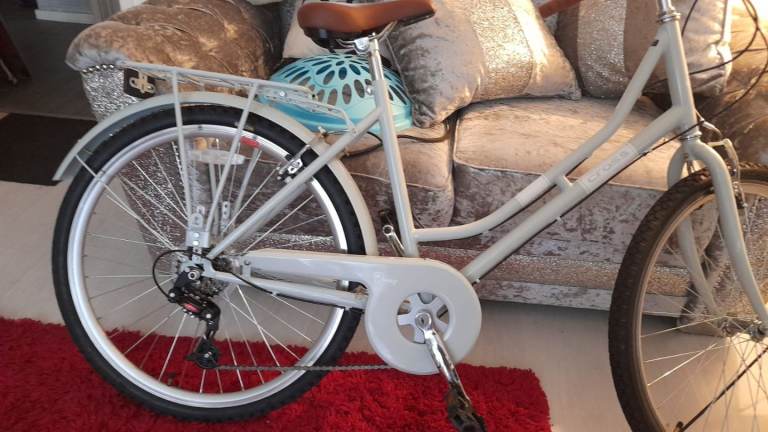 Womans vintage bike 