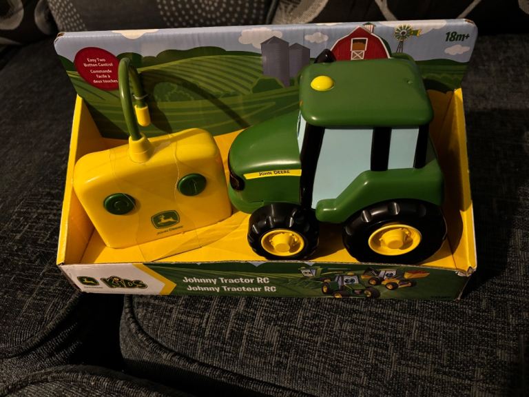 Remote control tractor 