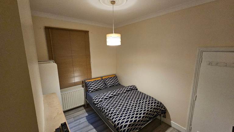 Double Room to Rent In East London [Walthamstow] Central/Victoria Line 850 P C M