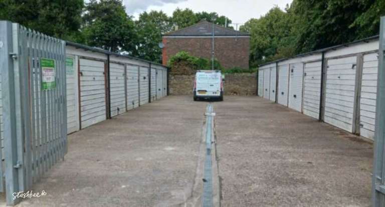 Garage to rent in London (SW16) | Stashbee
