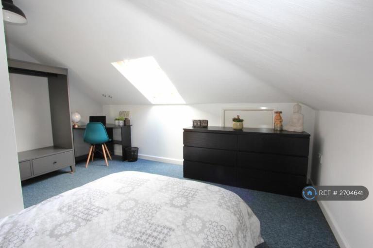 8 bedroom house in Heatherdeane Road, Highfield, SO17 (8 bed) (#2704641)