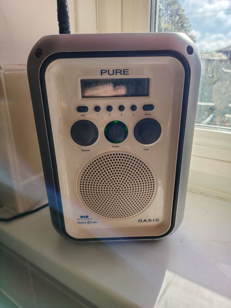 A PURE OASIS DAB RADIO. SOUNDS GREAT!