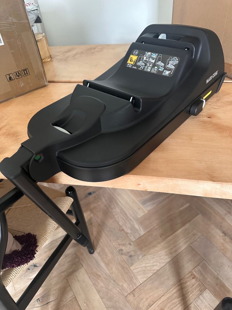 Maxi-Cosi CabrioFix I-size isofix base - BNIB