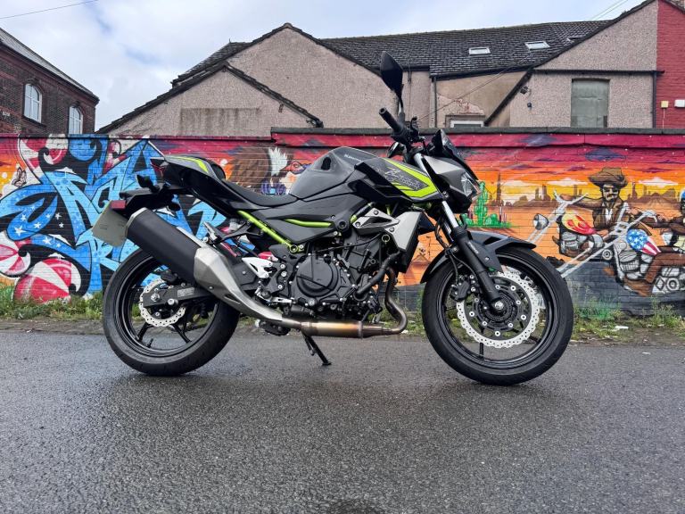 Kawasaki ER Z400 ONLY 8 Miles