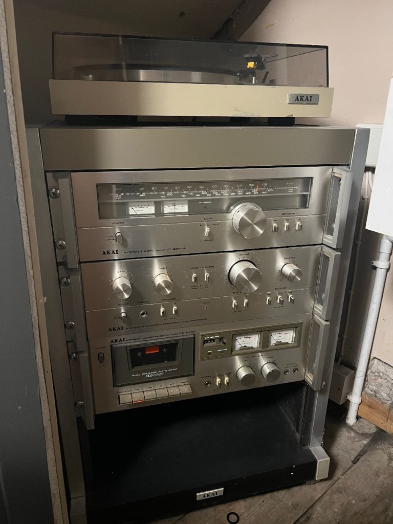 Akai Vintage Stereo System with Turntable and Sony Speakers