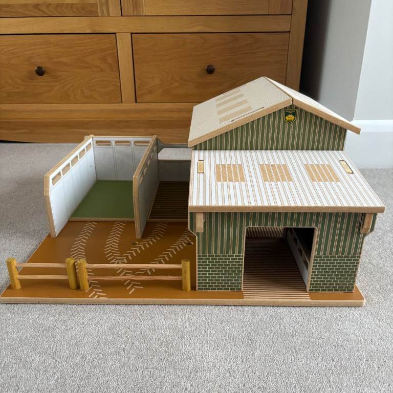 Brushwood Toys Workshop Barn - collection only (central Tunbridge Wells)
