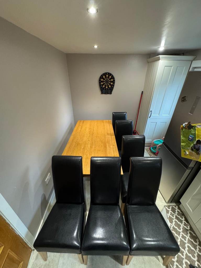 Dining Table & Chairs