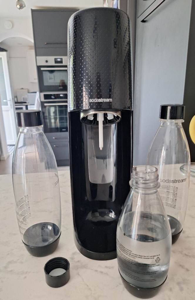 SodaStream Black Machine with Gas and 3 Bottles