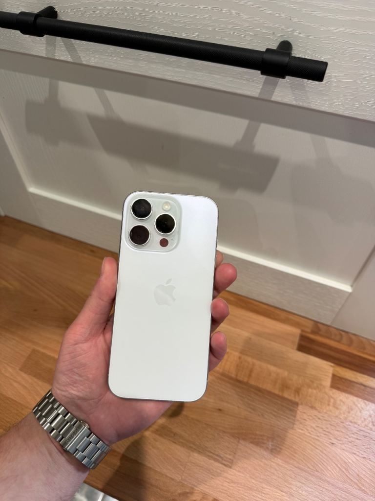 iPhone 16 Pro, 128GB, White Titanium